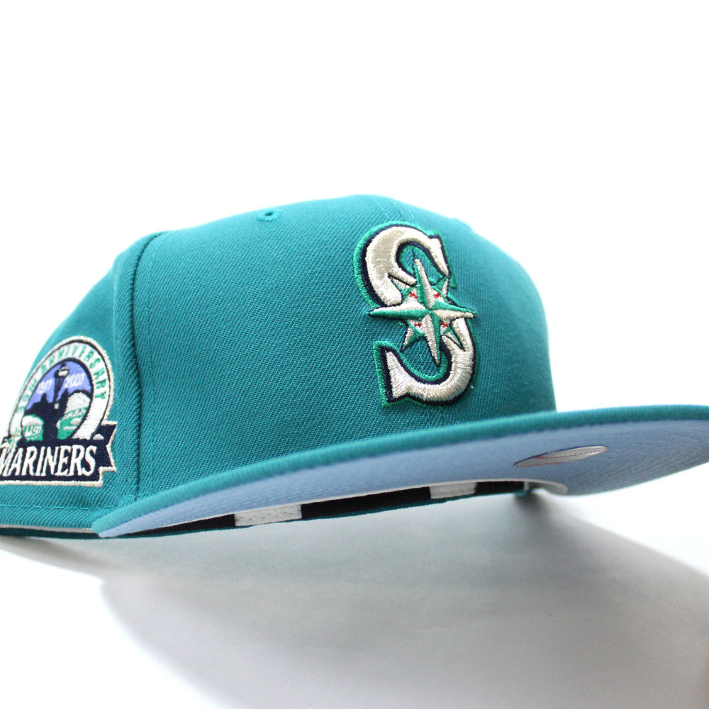 Seattle Mariners New Era Space Needle Chrome White/Black Bill And  Doscientos Blue Bottom With 30th Anniversary Patch On Side 59FIFTY Fitted  Hat