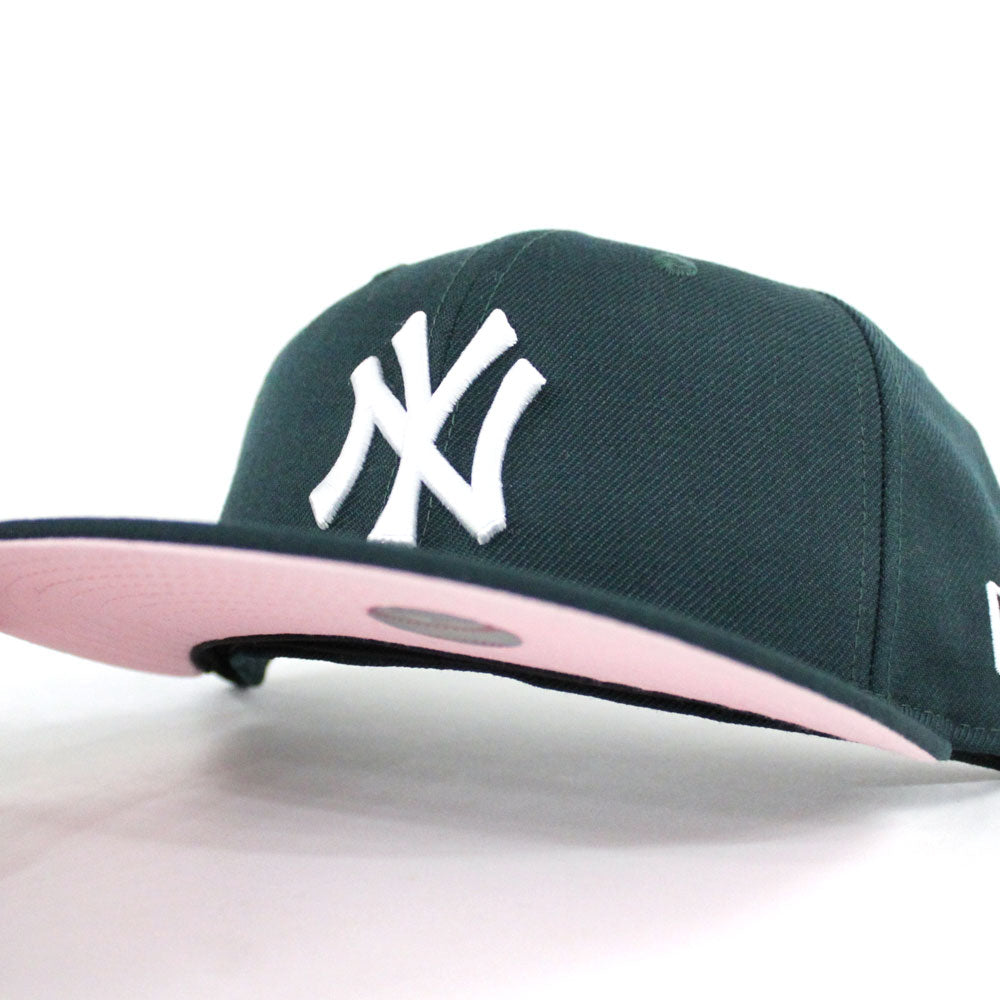 New York Yankees MURDERERS ROW PATCH-BOTTOM Green-Pink Fitted Hat